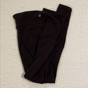 Lululemon Wunder Under leggings size 6